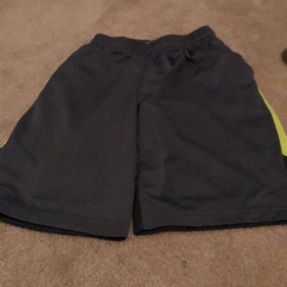 Nike Dri-Fit Shorts Boys Medium
